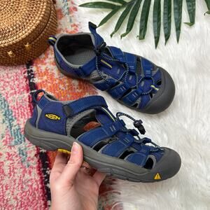 Keen Newport H2 Sandals Kids Boys 5 Closed Toe Blue Outdoor Hiking Water Shoe